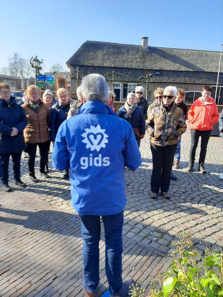 internationale vrouwendag,rondleiding door Harrie Raaimakers over de rol van de vrouw in Liempde